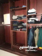  4 خزانة طابقين نظيفة جدا ما شاء الله عنها  لون بني خشب نظيف جدا