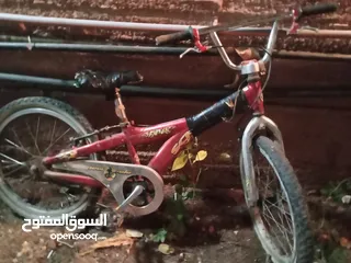  2 دراجات هوائيه بسكليت عدد 2 اوروبي بحاجه صيانه مستعمل للبيع بسعر نهائي 70 دينار