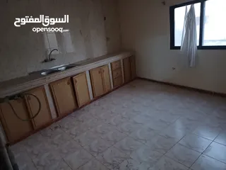  5 منزل دوبلكس شبه مستقل للبيع