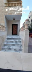  1 شقة أرضية للبيع - الجندويل - موقع راقٍ