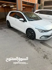  3 جولف 8  مميزة موديل وترخيص 2022 اصل شركة المتحدة /تحت الكفالة. مع بانوراما