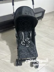  2 عربية اطفال من مذر كير