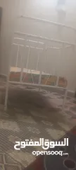  1 تخت حديد مستعمل مناسب للأولاد