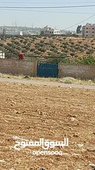  11 قطعة ارض في قرية سالم ذات إطلاله مميزه تصلح لبناء فيلا او عماره سكنيه متوفر لها جميع الخدمات منلمالك