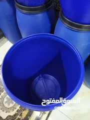  11 براميل بلاستيك نضاف