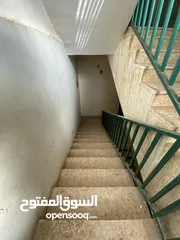  16 منزل عائلي طابقين الزرقاء