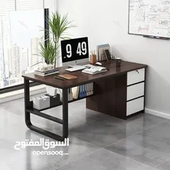  3 مكتب فاخر بتصميم عصري أنيق هيكل معدني أسود قوي يمنح المكتب ثبات وأناقة