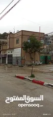  1 بيت مع مخازن
