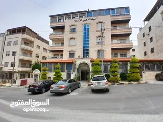  4 شقه شبه أرضى قرب دوار الجاذبية
