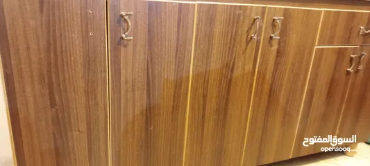  14 خزانه مطبخ تعليق اربع درف والثانية ارضيه ست درف يمكن بيع واحده