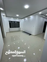  6 شقة طابق أول خلفية للبيع في جبل الحسين