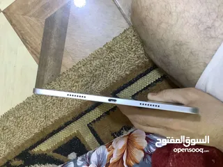  1 iPad 11 Pro 4th generation M2 ذاكره 256