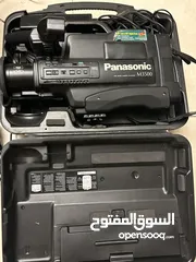  2 مجموعة الكترونيات مستعملة للبيع و جميعهم بحال الجديد من سماعات و مسرح منزلي و كاميرا و غيرها