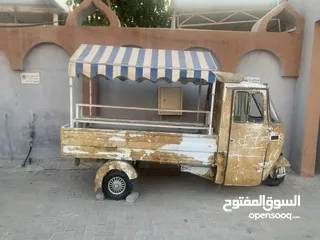  1 Tuk Tuk food truck