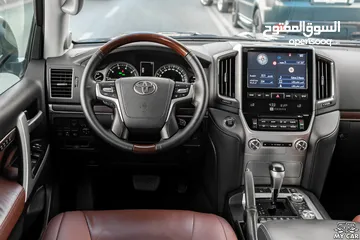  10 2017 Toyota Land Cruiser VX.S  - V8 - 5.7L