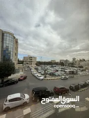  1 عيادة جديدة للايجار او البيع في مجمع الحسيني الطبي بالقرب من المستشفى التخصصي في الشميساني