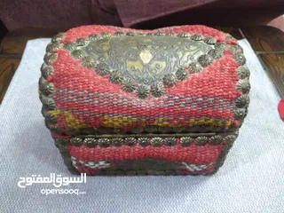  1 صندوق قديم تراثي مطعم نحاس