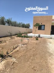  4 منزل شبه فيلا مساحته 150م طابق واحد مستقل حديث البناء قرب فلل الاندلسية طريق مادبا للايجارمن المالك