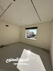  11 شقق جديده طريق المطار  ضاحيه الأمير علي  بالقرب بيت المقدس تشطيب سوبر ديلوكس يوجد ثالث مع روف