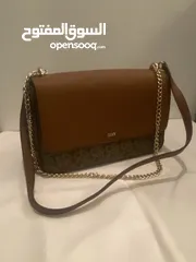  3 شنطة DKNY استخدمت مره وحده