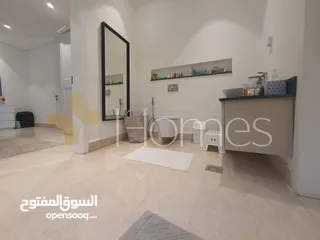  19 فيلا مع مسبح للبيع في طريق المطار بمساحة بناء 940م