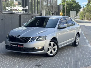  6 سكودا اوكتافيا 2020/19 بحالة الشركة فل فل عدا فتحه وعداد قليل اصلي