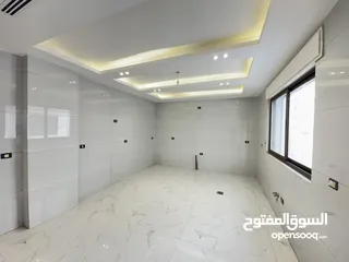  19 شقة طابق ارضي للبيع مساحة 240م باجمل مناطق خلدا (مشروع 113)
