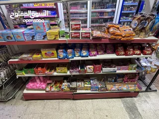  2 سوبر ماركت للبيع  قائم بموقع مميز وحيوي وسكني ودوائر حكوميه ومدرسه وبجواره 7 مصانع