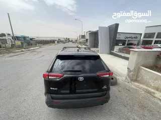 22 2021 TOYOTA RAV4, LE  بطاريه ليثيوووم السياره توب نضافه بصلاه على النبي