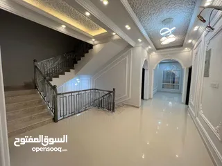  17 فله للبيع مميزه وبتصميم راقي حديث دورين صحلنوت الشماليه مربع ها