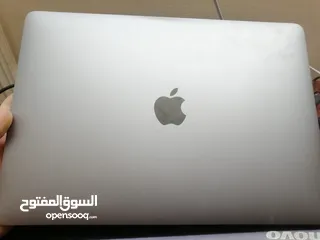  1 Apple MacBook M1