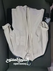  8 ملابس متنوعه للبيع ، قمصان و جاكيتات