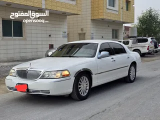  15 Lincoln signature V8 USA 2004 Price 13,000 AED