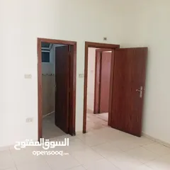  13 ام السماق / شقه فارغه للايجار/ باجره 400 دينار امكانيه الدفع شهري