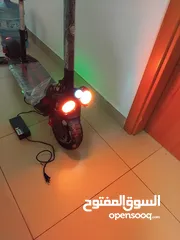  1 ELECTRIC SCOOTER WITH SEAT