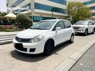  1 Nissan Tiida 2012 Hatchback