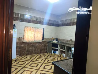  7 منزل للبيع