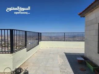  19 شقة مع رووف و ترس إطلالة أبدية خلابة  على جبال جرش و السلط في أجمل مناطق الجبيهة ابو عوف تنظيم أ