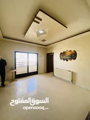  5 شقة بالرابية طابق ثالث 180م2 فارغة 3 غرف نوم (1) ماستر 3 حمامات إطلالة مميزة.