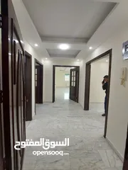  21 لقطه 240م وروف 120م في الجبيهه حي الريان بسعر مغري من المالك بسعر حرق