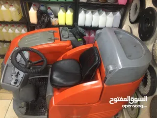 4 معدات تنظيف للشركات والمولات