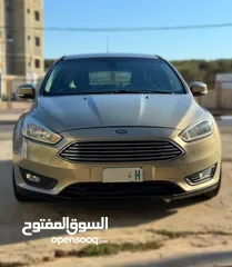 2 سيارة فورد فوكس 2016 بوضع ممتاز للبيع كاش بداعي السفر