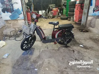  3 سكوتر كهرباء جديده استخدام شخصي بحال الوكاله بطاريات جداد شاحن جديد كوشوك نضيف كل أمورها تمام  كااش