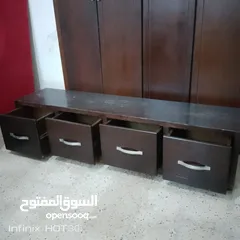  5 كراسي زان بدون طاولة وطاولة تليفزيون لاتيه للبيع التواصل واتس