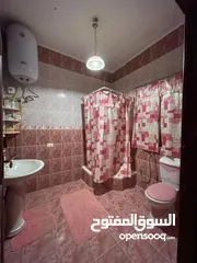  27 منزل للبيع ثلاث أدوار مفصولة في مدينة طرابلس منطقة السراج في طريق جزيرة المشتل جهة حمام بلقيس