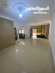  5 شقة مميزة للبيع في الجاردنز 130م مع ترسات وحديقة بسعر مغري
