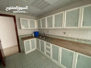  7 (محمد سعد) غرفه وصاله مع بلكون خزائن بالحائط للايجار السنوي بالتعاون