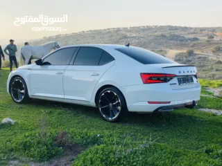  3 ŠKODA SUPER B SPORT LINE FACE LIFT