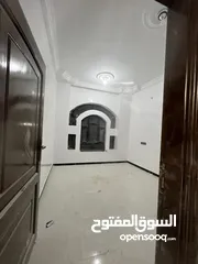  6 عماره استثماريه للايجار في موقع تجاري استراتيجي رقم واحد 8 شقق جديده