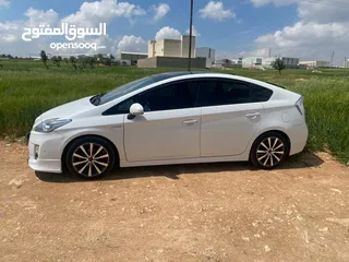  2 تويوتا بريوس بانوراما اوروبي2011  للبيع